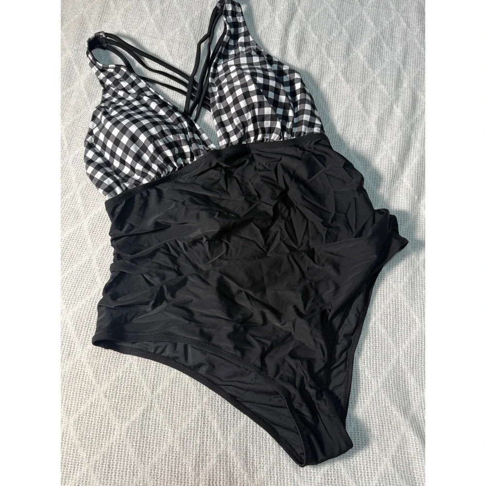 Cupshe Black and White Gingham Ruched Plus‎ Size One Piece Swimsuit size 1X